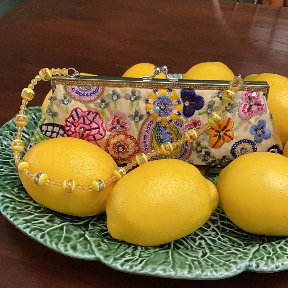 Festive clutch! - Picture 3 of 15